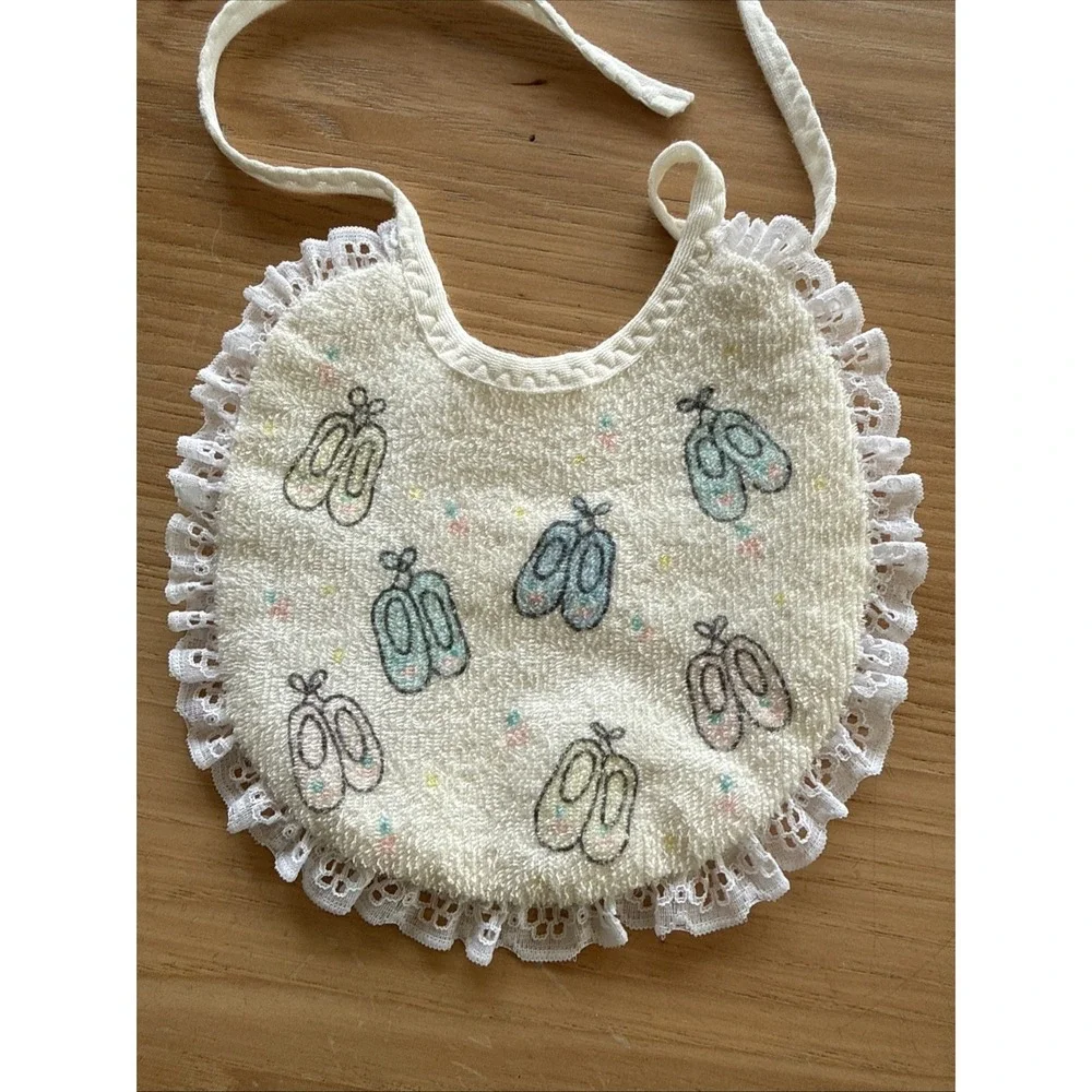 Vintages terry cloth Baby Bib with tie closure. Ballet Slippers.